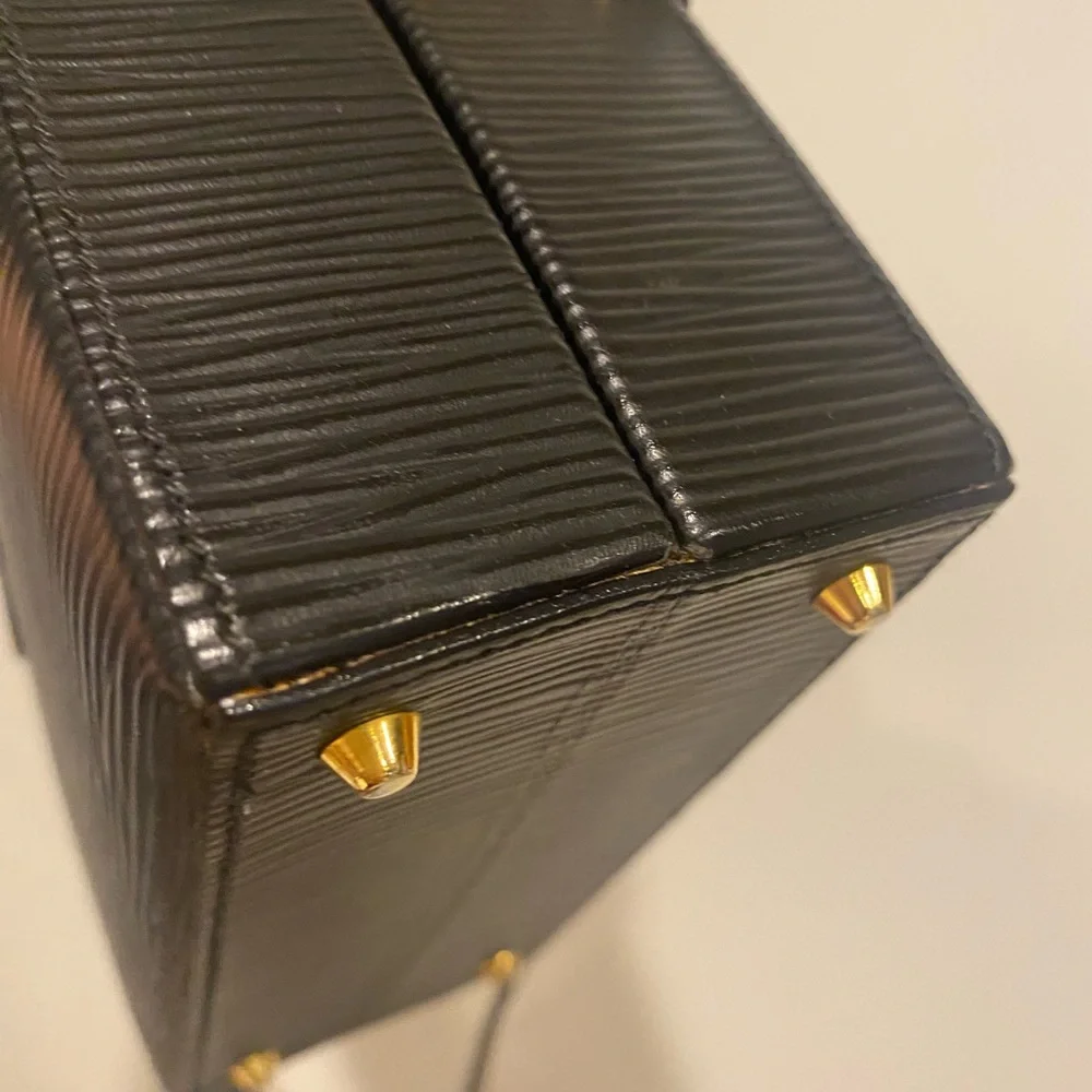 Fendi Bag - Picture 5 of 12